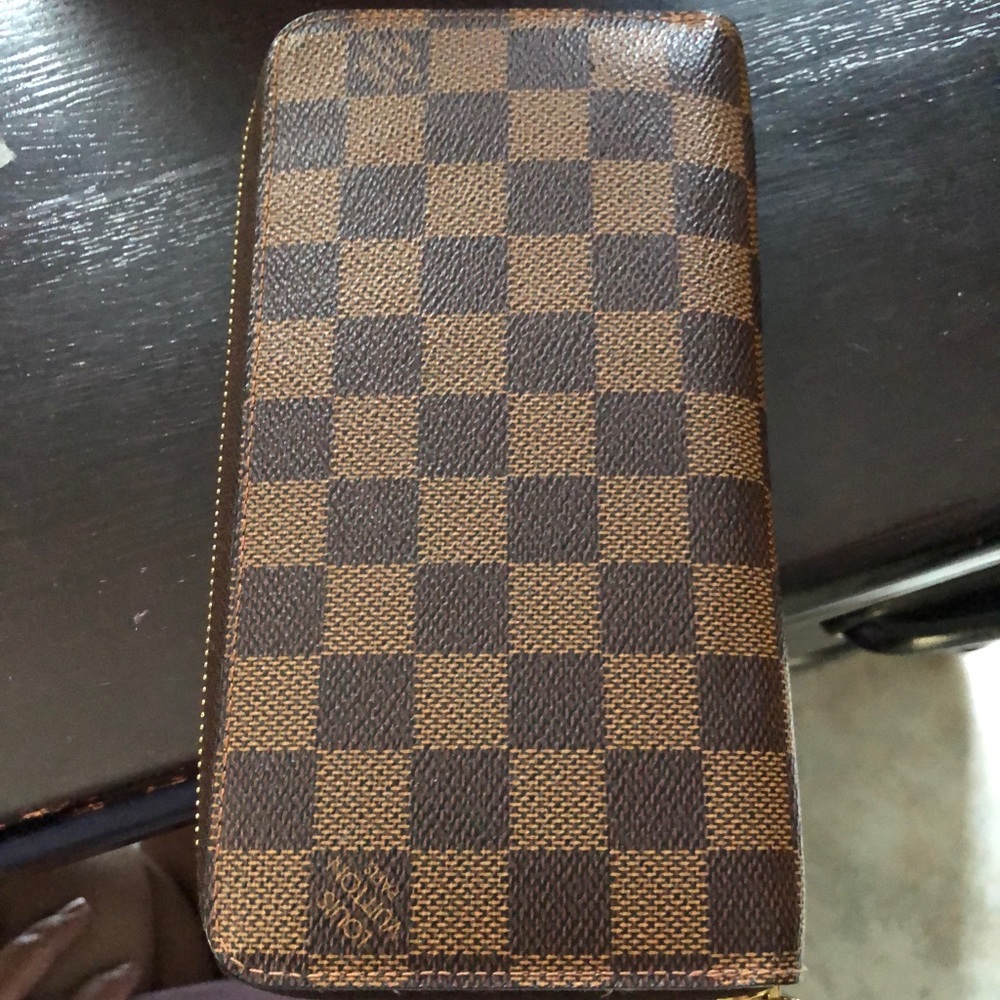 Lv zippy wallet‼️one day sale‼️ - Picture 2 of 8